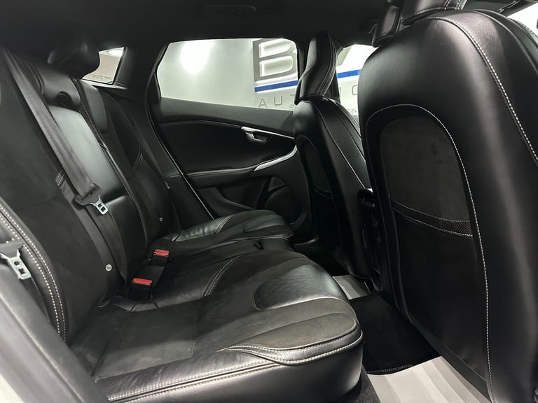 2017 Volvo V40 2.0 D2 R-Design Nav Plus Auto Euro 6 (s/s) 5dr HATCHBACK Diesel Automatic