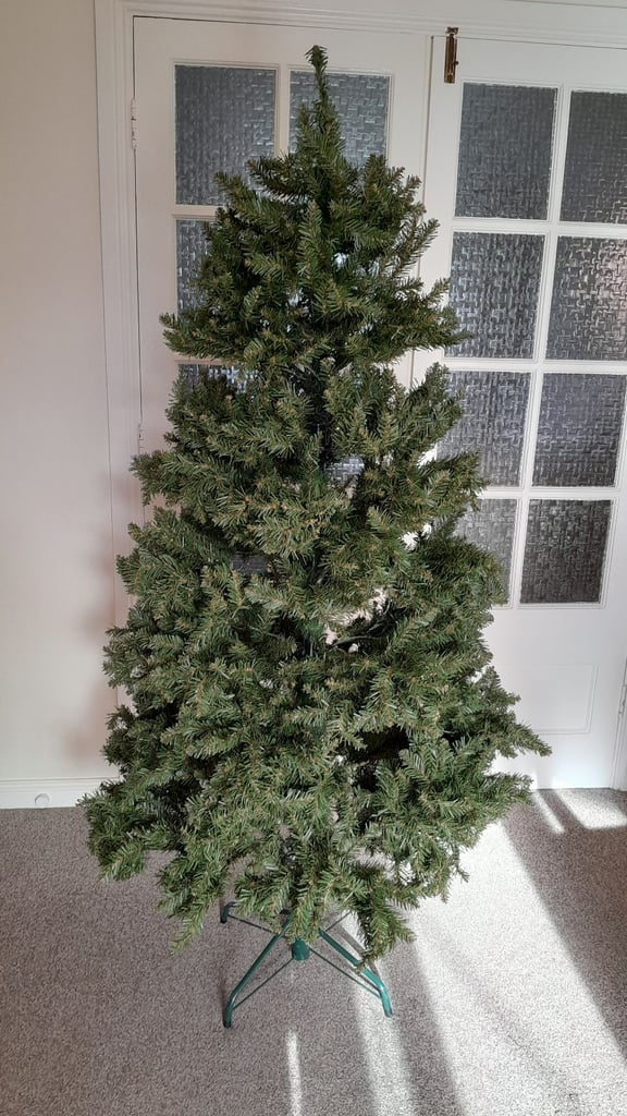 image for 6 foot artificial Christmas tree 