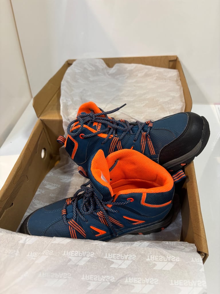 Trespass Gillon II Kids Walking Boots