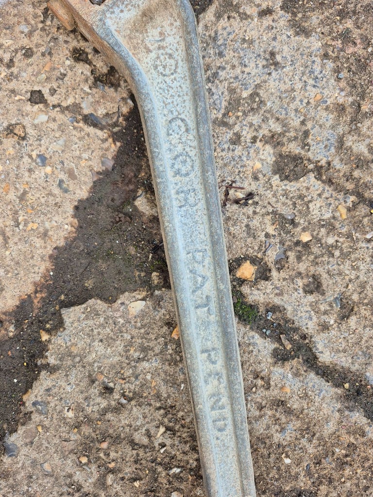 Forged anchor with 270ft of chain