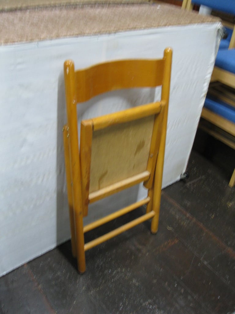 FOLDING WOODEN CHAIR GUNNISLAKE PL18 9NA