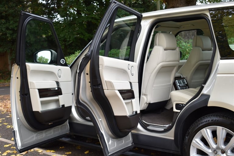 2014 Land Rover Range Rover V8 AUTOBIOGRAPHY+11 Services carried out! Estate Petrol Automatic