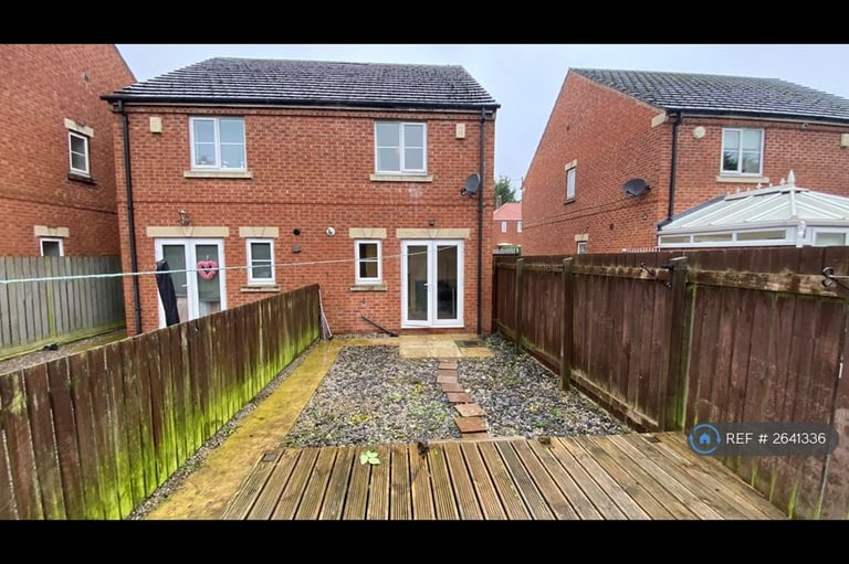 2 bedroom house in Stanks Drive, Leeds, LS14 (2 bed) (#2641336)