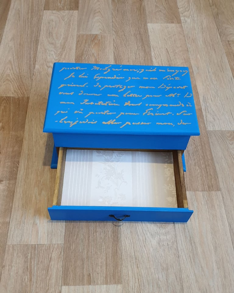 Jewellery Presentation Box French Script Handpainted