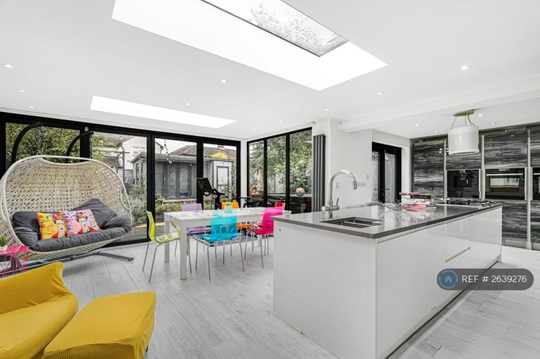 image for 4 bedroom house in Audrey Gardens, Bishop's Stortford, CM23 (4 bed) (#2639276)