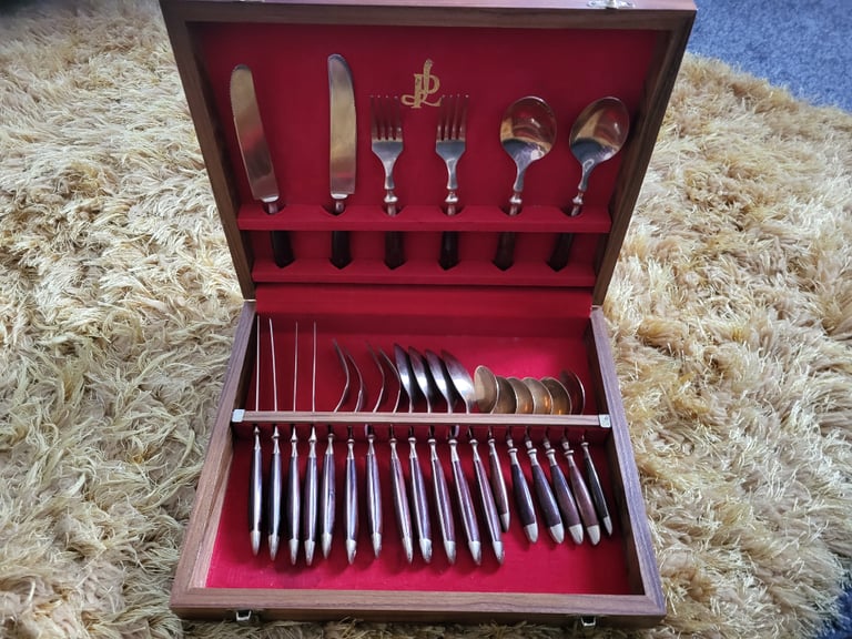image for 24 pieceVintage cutlery set