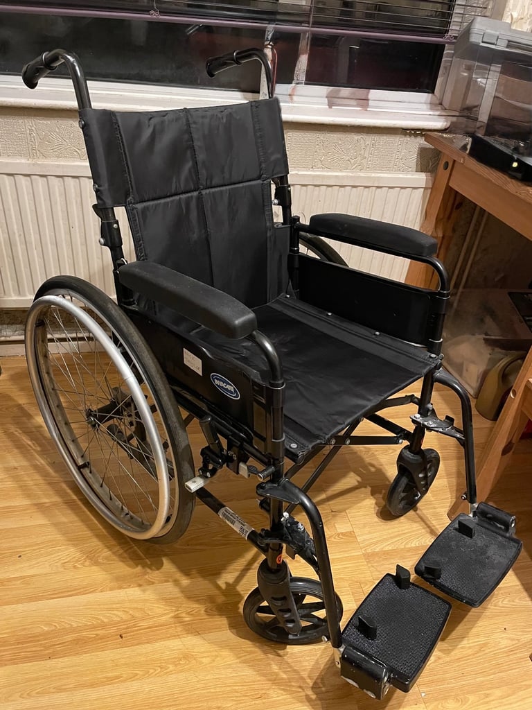 Wheel chair very good condition 