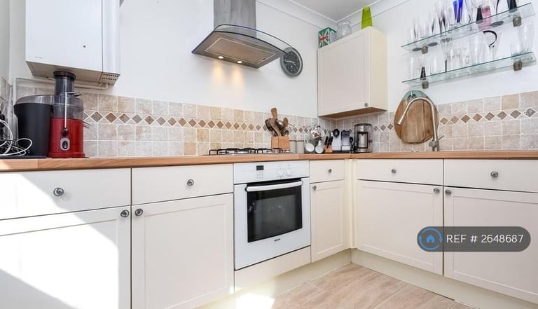 3 bedroom house in Cressingham Road, London, SE13 (3 bed) (#2648687)