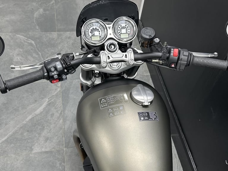 TRIUMPH SPEED TWIN 1200