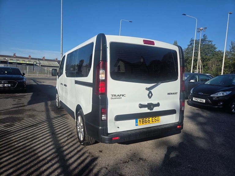 2017 Renault Trafic 1.6 dCi ENERGY 29 Business LWB Euro 6 (s/s) 5dr (9 Seat) MPV Diesel Manual