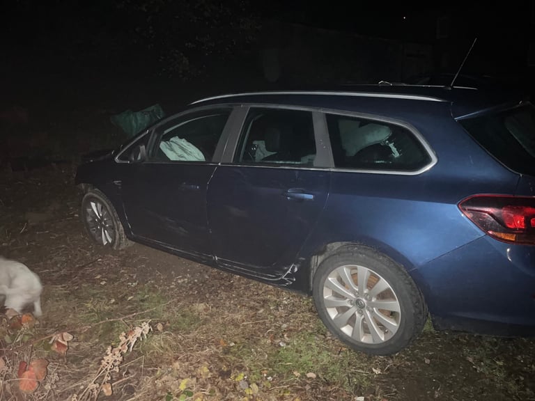 Vauxhall, ASTRA, Estate, 2011, Manual, 1956 (cc), 5 doors