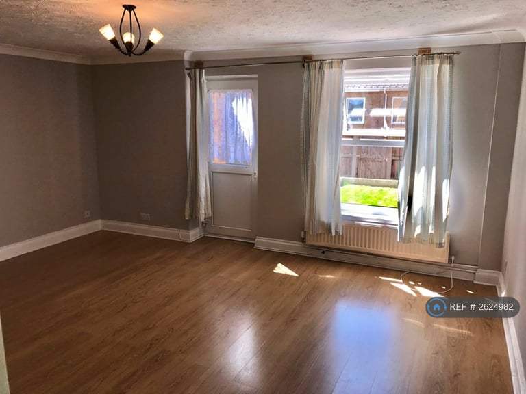 3 bedroom house in Launcelot Close, Andover, SP10 (3 bed) (#2624982)