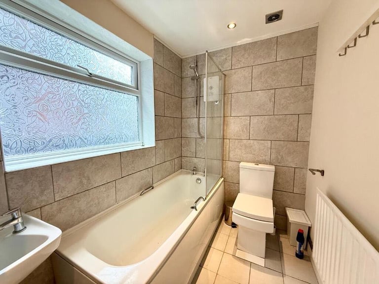 2 Bed Terraced House for rent in Beeston, LS11, DSS, universal credit accepted