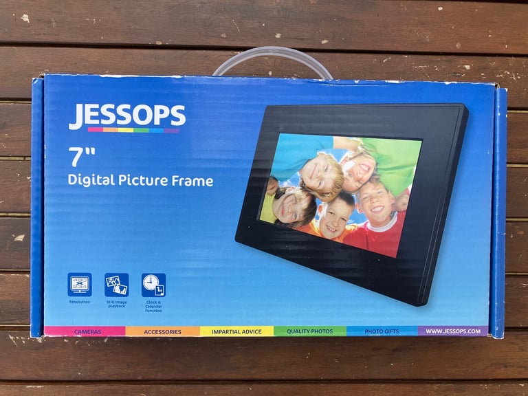 NEW 7-inch Digital Photo Frame