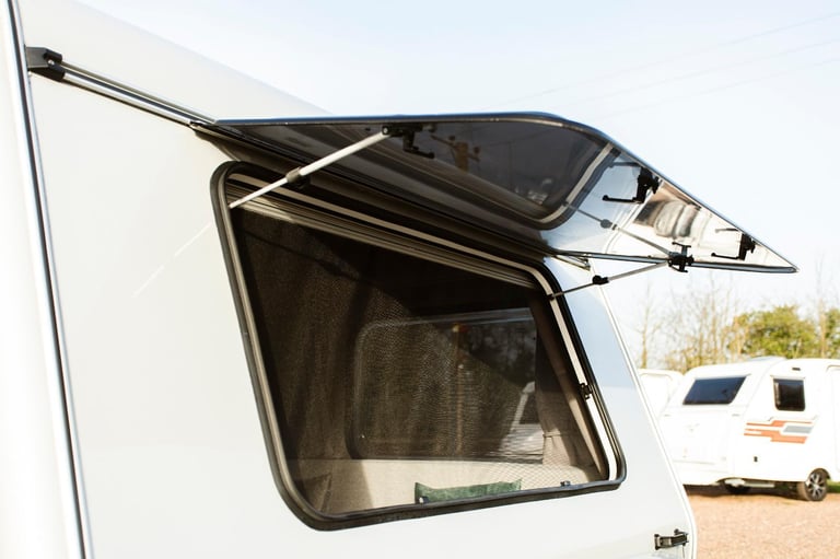 Freedom Jetstream Twin Sport Flare | Small 2 Berth Caravan with Shower