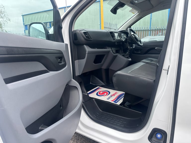 2021 71 VAUXHALL VIVARO 2700 1.5d 120PS Dynamic L1 H1 Van