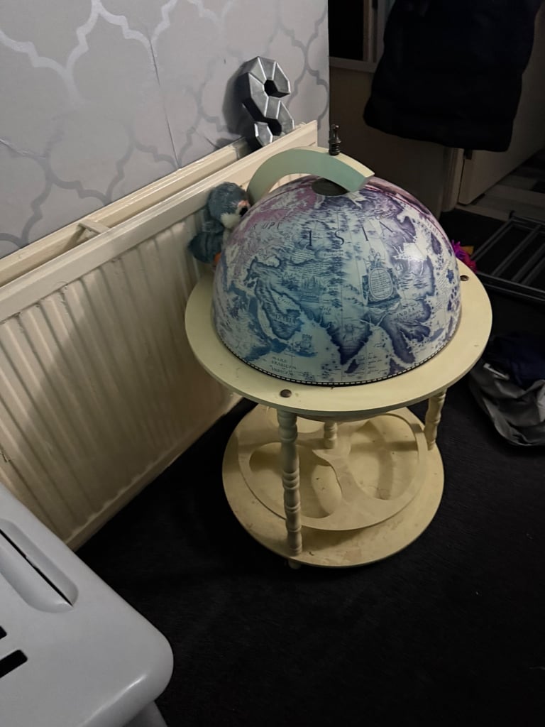 image for Drinks globe