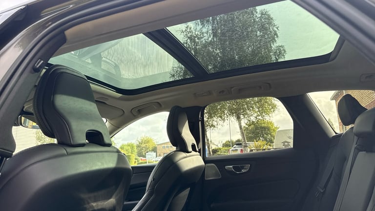 2022 Volvo XC60 2.0 B5P Ultimate Dark 5dr AWD Geartronic Petrol Estate Estate Petrol Automatic