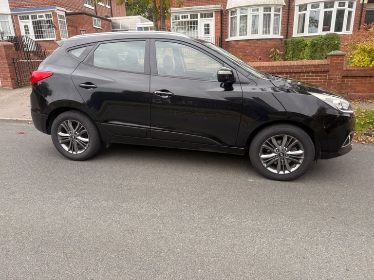 Hyundai ix35 SE1.7 CRDi SUV 2WD 5 Dr with Long MOT&Half Leather Heated Seats Full-Service History
