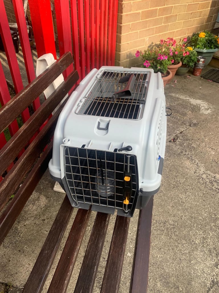 Pet carrier 