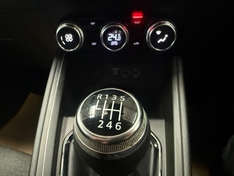 2022 Renault Clio 1.0 TCe Evolution Euro 6 (s/s) 5dr HATCHBACK Petrol Manual