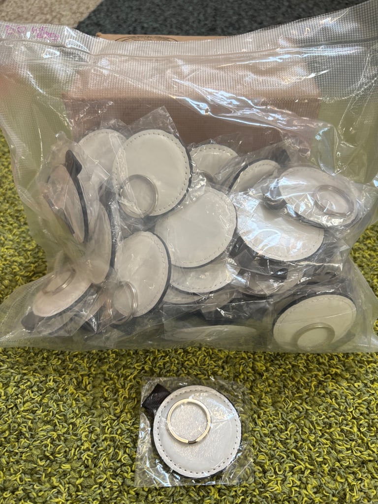 Sublimation blanks - round key fobs.