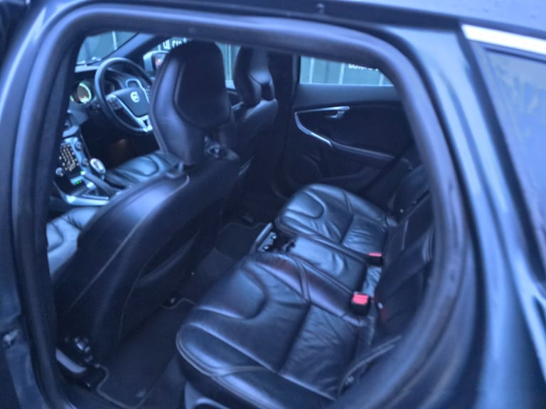 2013 Volvo V40 D3 R DESIGN 5dr HATCHBACK Diesel Manual