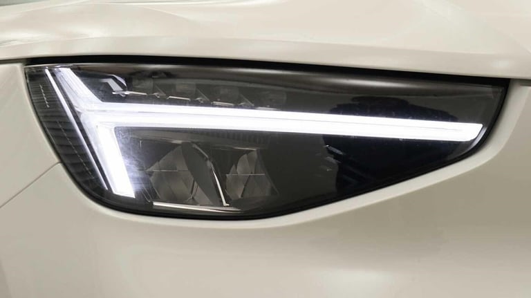 2024 Volvo XC40 Plus, B3 Mild hybrid, Petrol, Dark ESTATE Petrol/Electric Hybrid Automatic