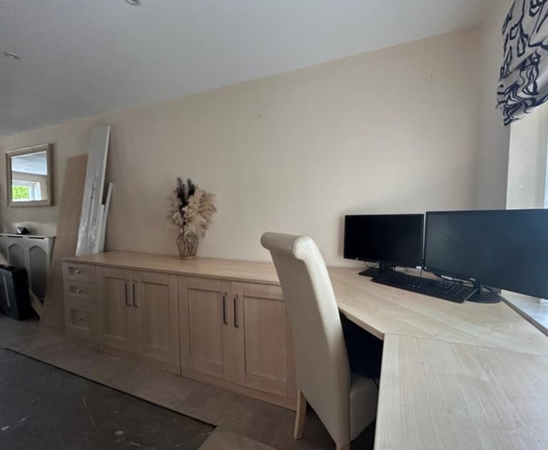3/4 bedroom Semi - detached house to rent 