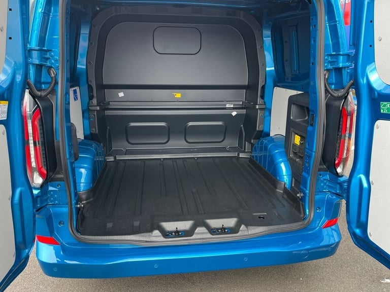 2025 Ford Transit Custom E-Transit Custom Limited DCiV 320 L1 65kWh 100kw 136 RWD 1 Speed Automat...
