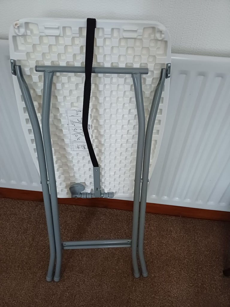 Foldable table 2 height settings 
