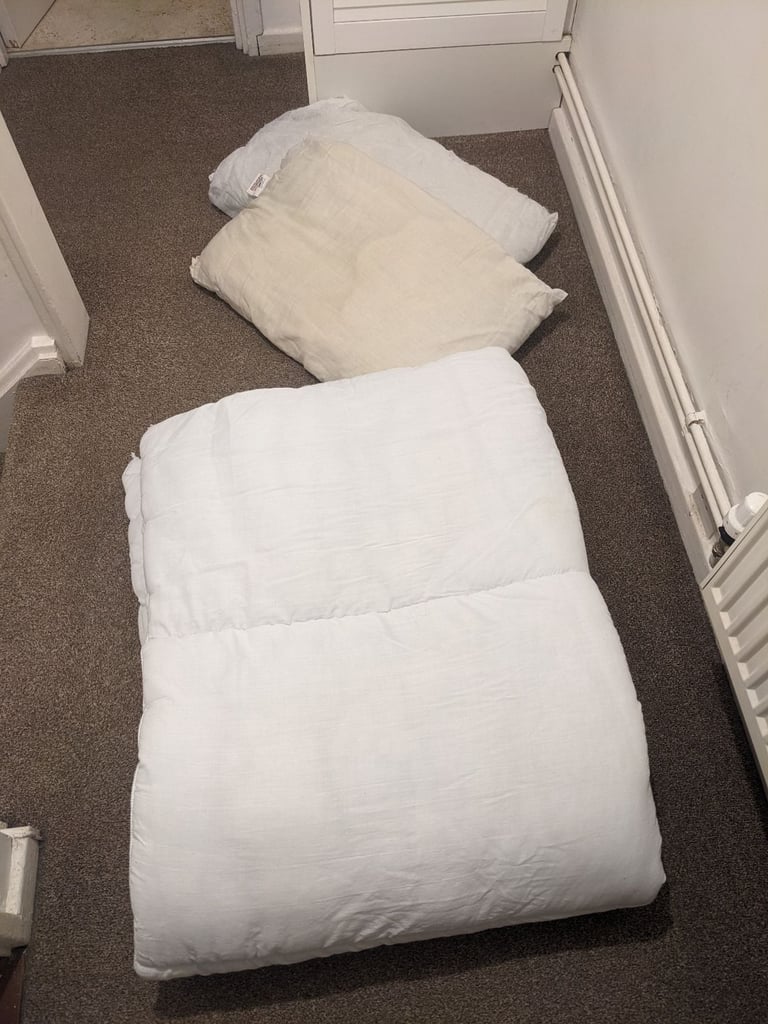 Free single duvet and X2 pillows 