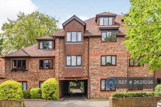 image for 3 bedroom flat in Balmoral Court, Sutton, SM2 (3 bed) (#2631036)