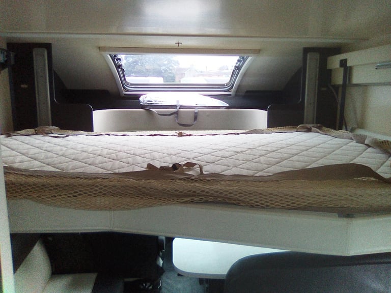 Ford ROLLER TEAM ZEFIRO 696 AU Motorhome Campervan