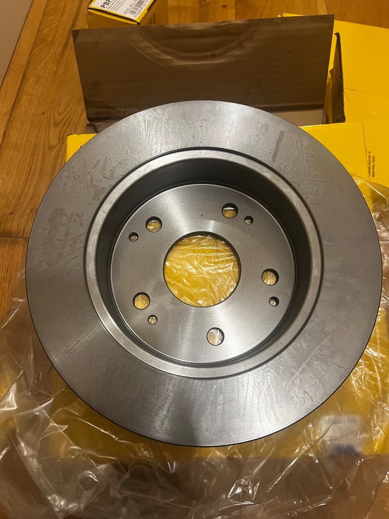 Honda mk7 rear discs & pads  5 stud 