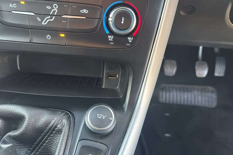  Ford Focus 1.0t Ecoboost Zetec Edition Hatchback 5dr Petrol Manual Euro 6 s/s