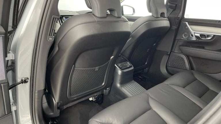 2024 Volvo V90 Ultra T8 AWD Plug-in hybrid Electric/Petrol Dark Automatic Estate Petrol Automatic