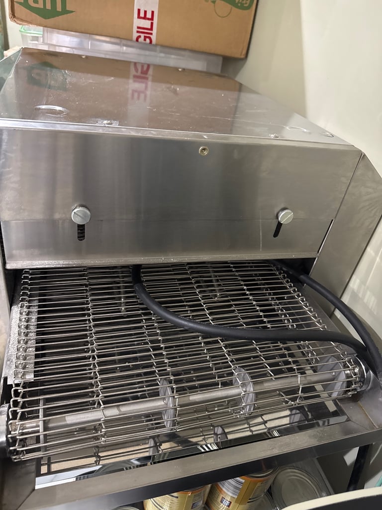 Brand new  pizza conveyor  Adexa