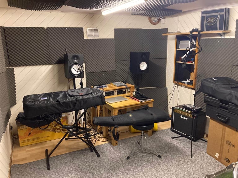 Music Studio/Office Share - Weekends (N7 8LT)