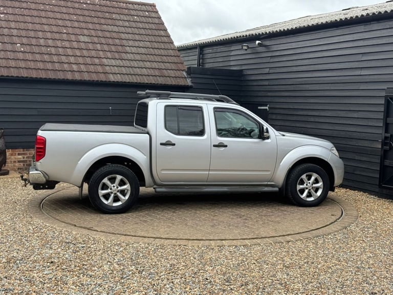 2012 Nissan Navara Double Cab Pick Up Tekna 2.5dCi 190 4WD PICK UP DIESEL Manual