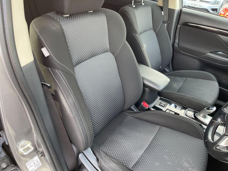 2020 Mitsubishi Outlander 2.4h TwinMotor 13.8kWh Verve CVT 4WD Euro 6 (s/s) 5dr ESTATE Petrol/Ele...