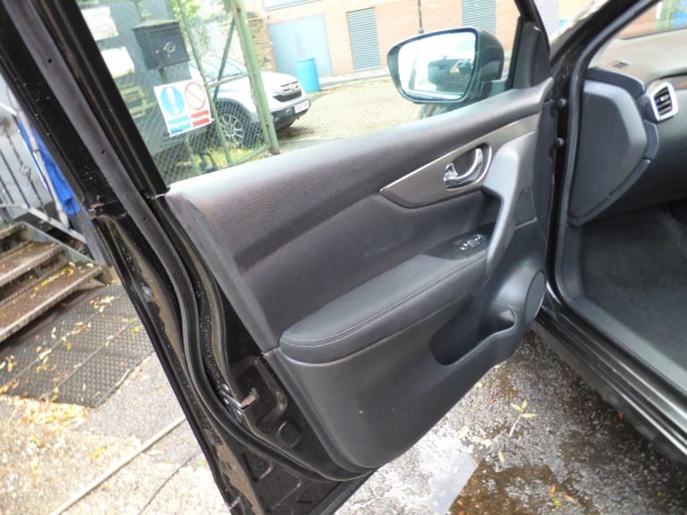 Nissan Qashqai 1.2 DiG-T N-Connecta 5dr Xtronic Petrol