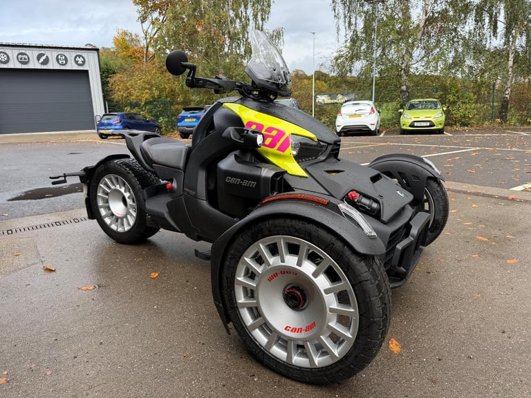 Can-Am Ryker 900 cc Fully automatic Spyder trike 