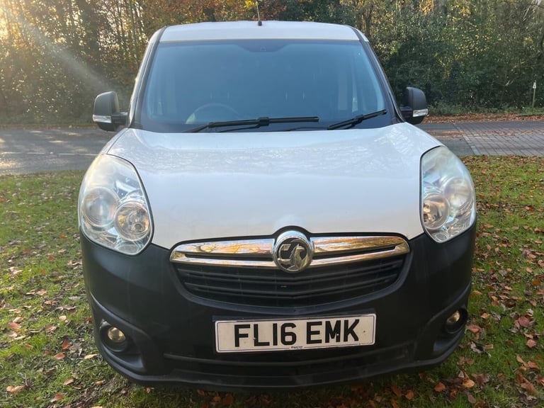 VAUXHALL COMBO 1.6 CDTi 2300 16v White Auto Diesel 2016