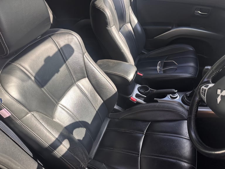 Mitsubishi, OUTLANDER, Estate, 2010, Manual, 2179 (cc), 5 doors