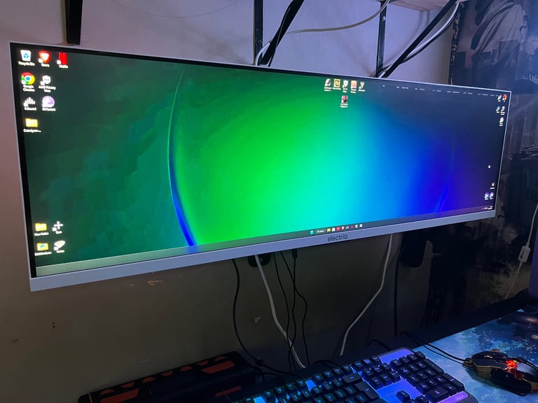 image for 43” Super Ultra Wide Monitor electriQ 3840x1080 120hz 