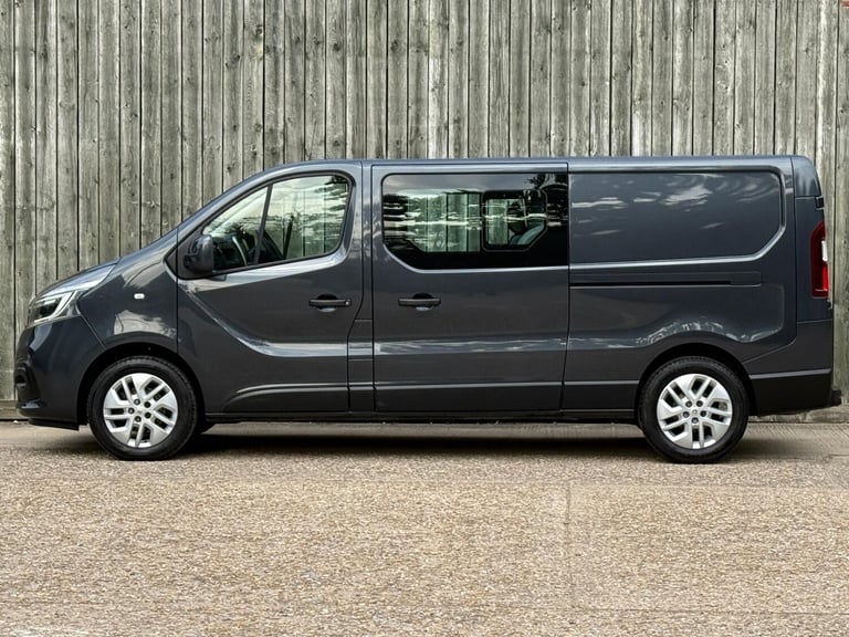 2021 Renault Trafic 2.0 dCi ENERGY 30 Sport Nav Crew Van LWB Euro 6 (s/s) 6dr WINDOW VAN Diesel M...