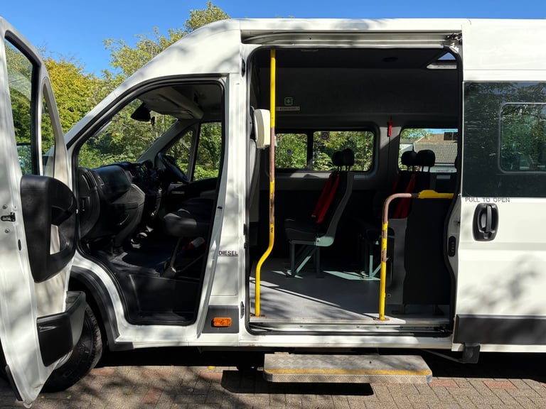 67reg Peugeot Boxer / Citroen Relay 2.0hdi 6spd 17 Seat WAV Minibus_Non D1 Model