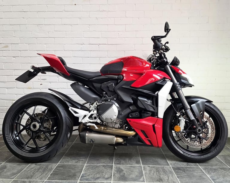 Ducati Streetfighter 955 V2