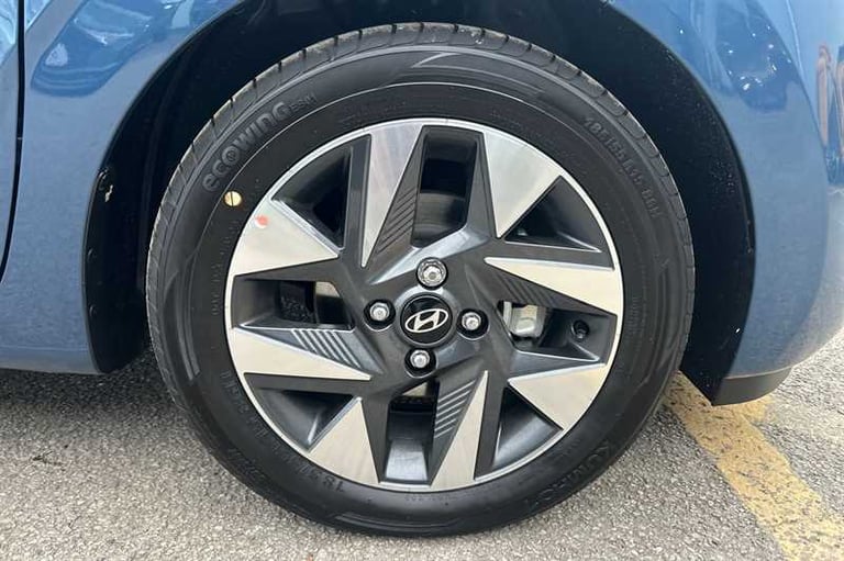 2025 Hyundai i10 1.2 Advance Hatchback 5dr Petrol Auto Euro 6 (s/s) (79 ps) Hatchback Petrol Auto...
